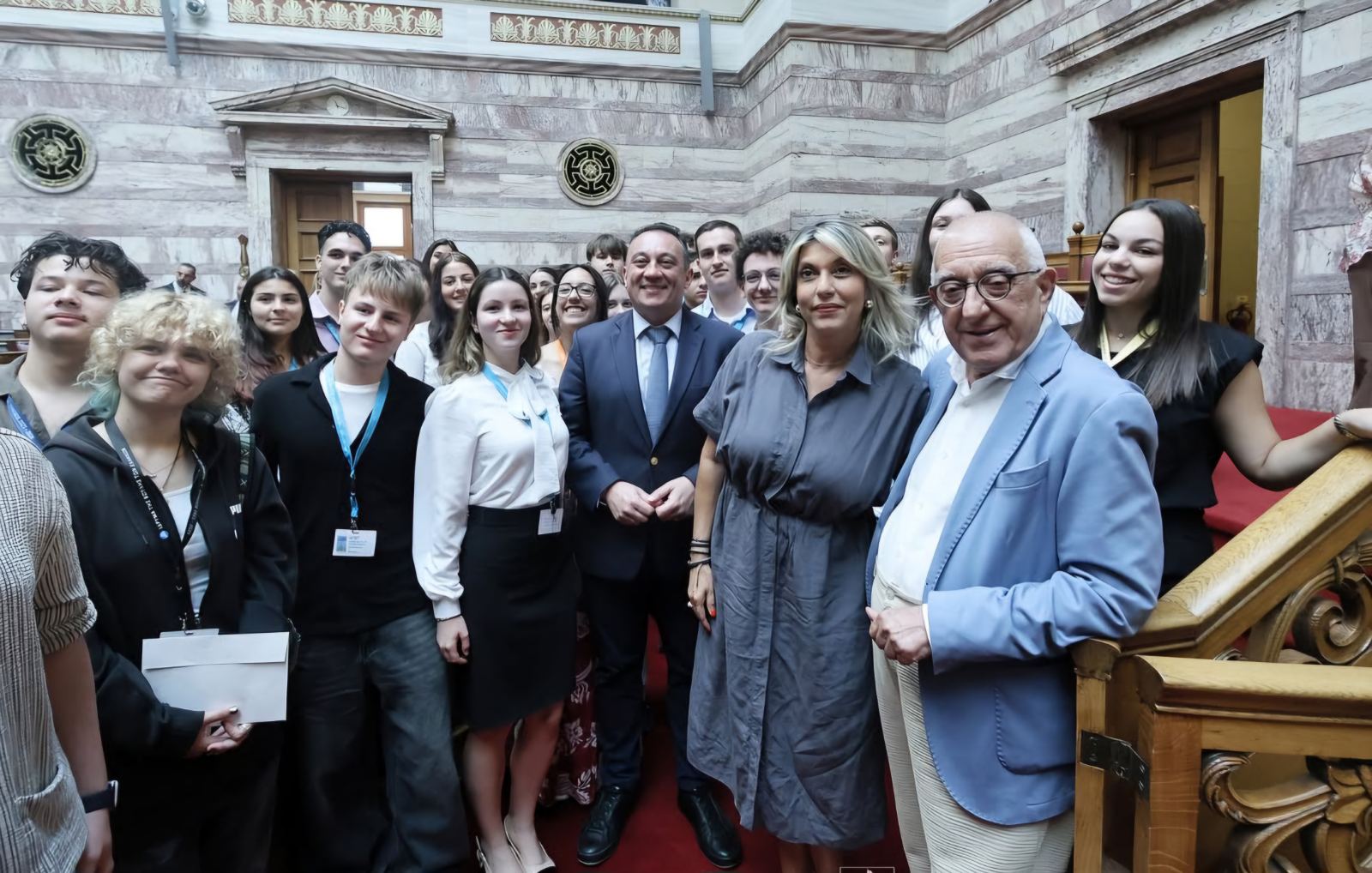 Από τη σχολική τάξη στη Βουλή των Εφήβων: Η δημοκρατία γίνεται πράξη – Η Βουλή των Εφήβων ως συνέχεια του Erasmus+ ΚΑ210 VET«Cast your Voice for Democracy»